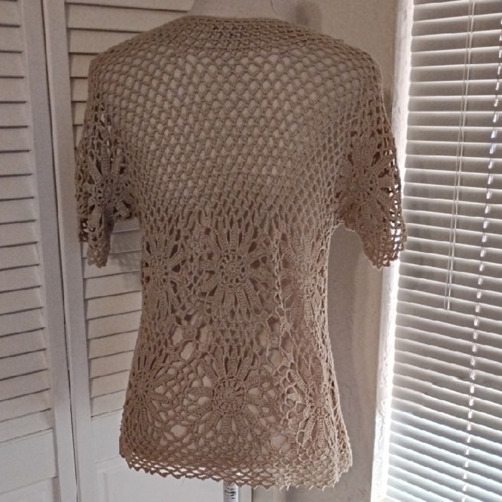 Roz & Ali Tan Crochet Lace Blouse - Picture 4 of 5